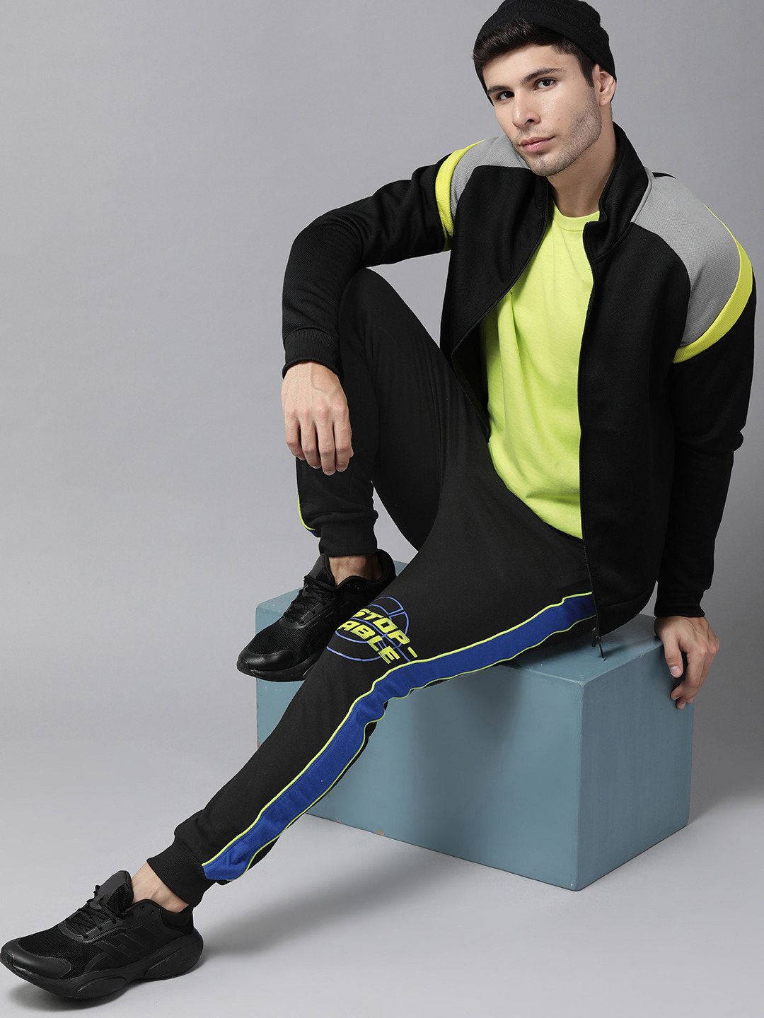 

PROWL by Tiger Shroff Men Black Printed Joggers with Side Stripe Detail