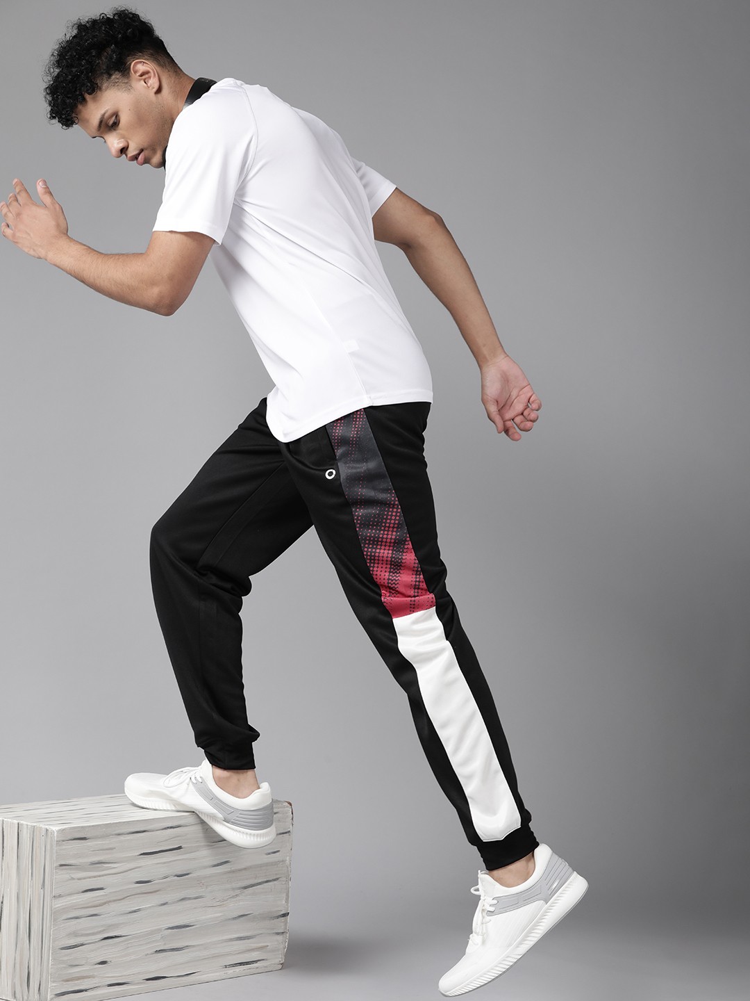 

PROWL by Tiger Shroff Men Black Solid Running Joggers
