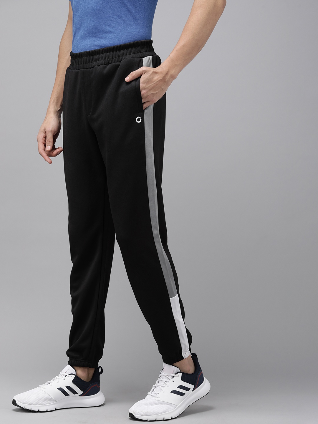 

PROWL by Tiger Shroff Men Striped Speed-Dry Mid-Rise Joggers, Black