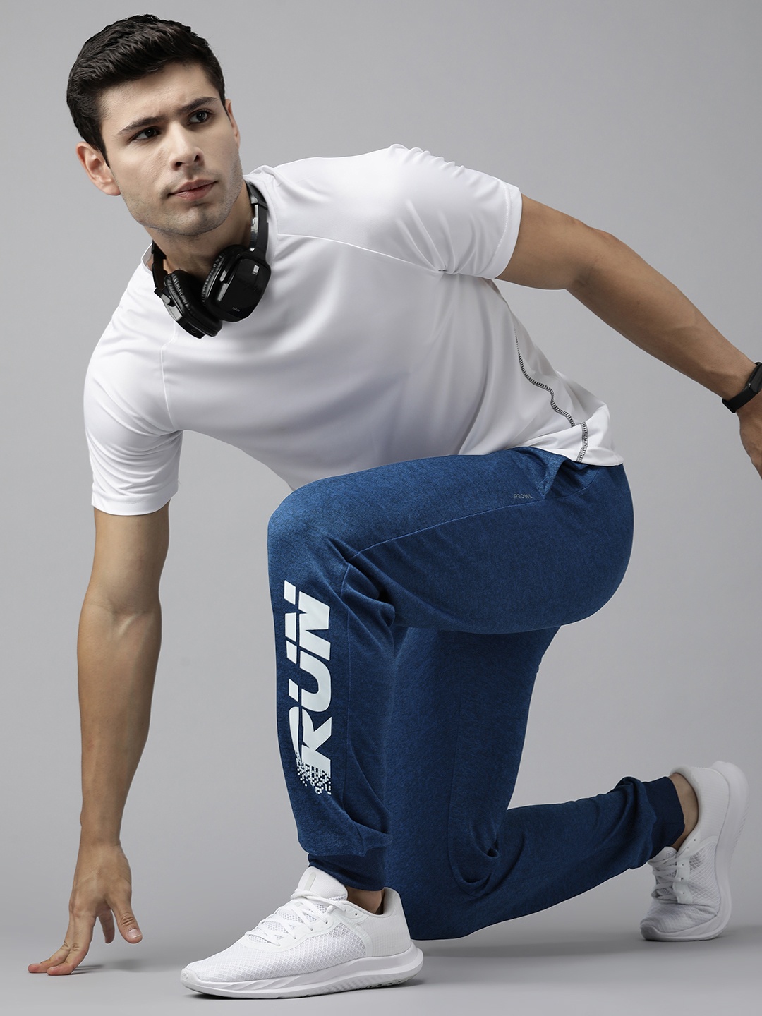 

PROWL by Tiger Shroff Men Blue Melange Effect Printed Running Joggers