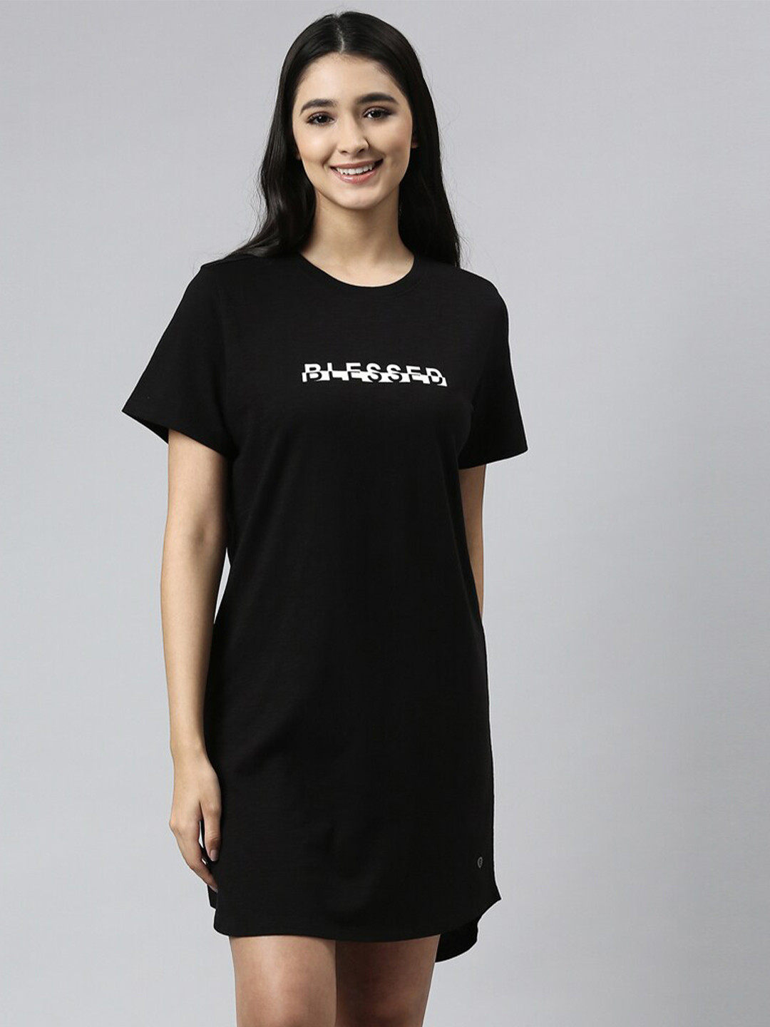 

Enamor Women Black Printed Nightdress