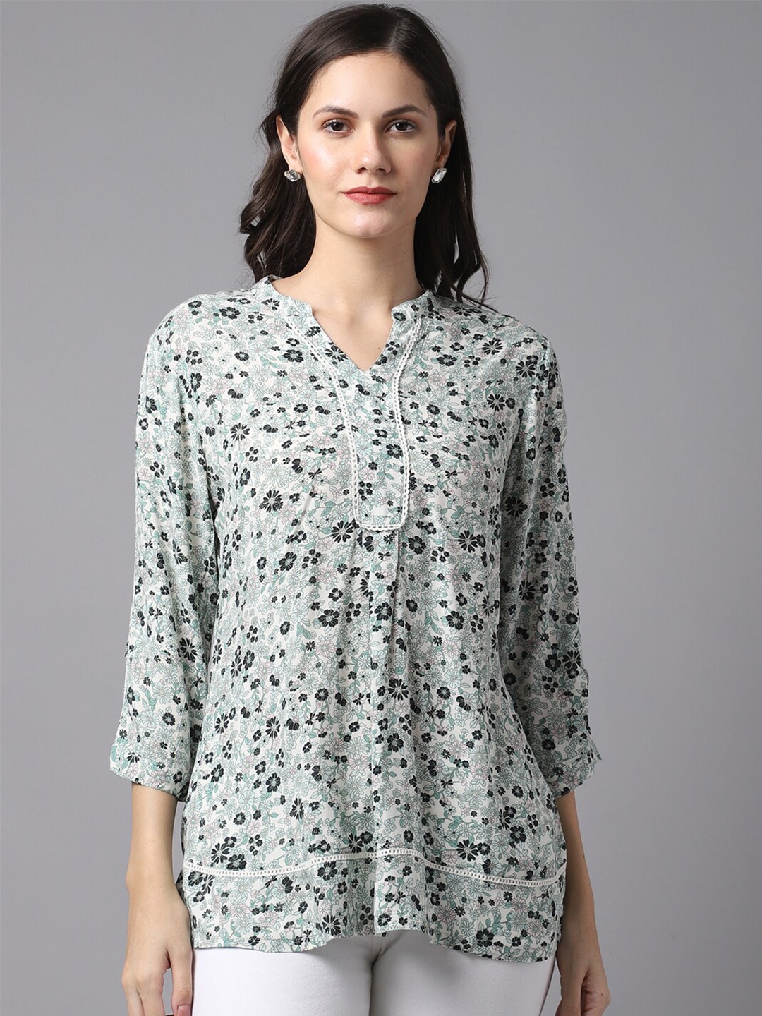 

Cantabil Green & Black Viscose Rayon Mandarin Collar Printed Tunic