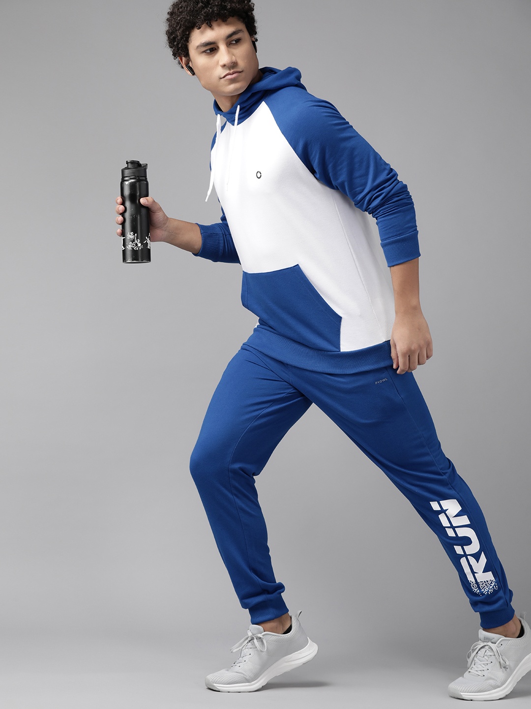 

PROWL by Tiger Shroff Men Blue & White Colorblocked Tracksuit