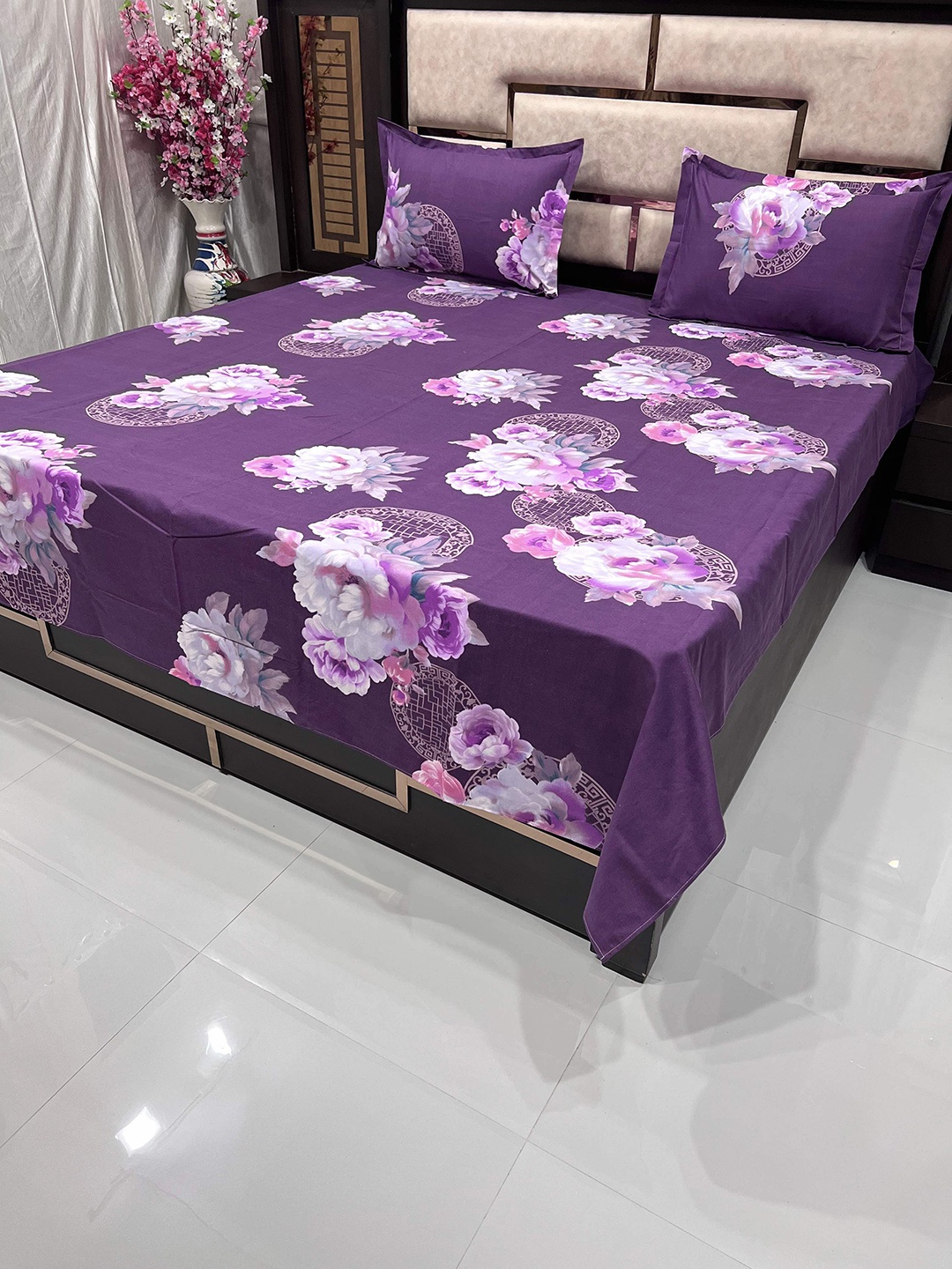 

Pure Decor Purple Floral 260 TC Queen Bedsheet with 2 Pillow Covers