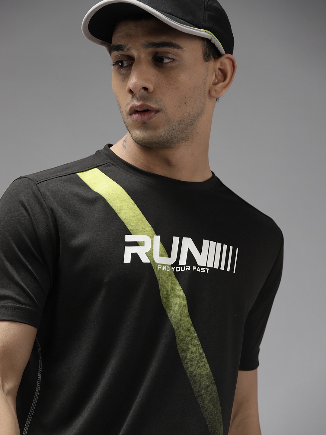 

PROWL by Tiger Shroff Men Black Typography Printed Running T-shirt