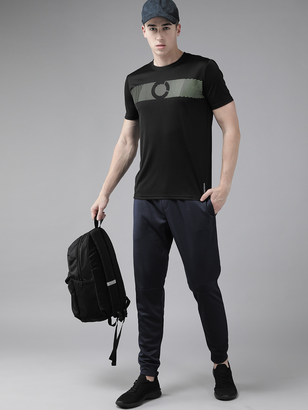 

PROWL by Tiger Shroff Men Striped Speed-Dry Training T-shirt, Black