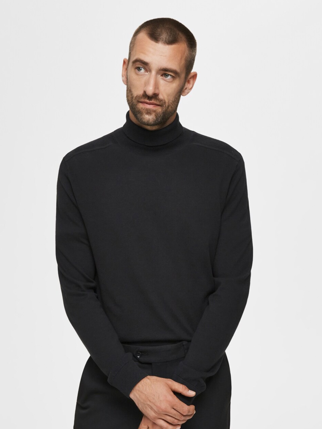 

SELECTED Men Black Solid Pullover