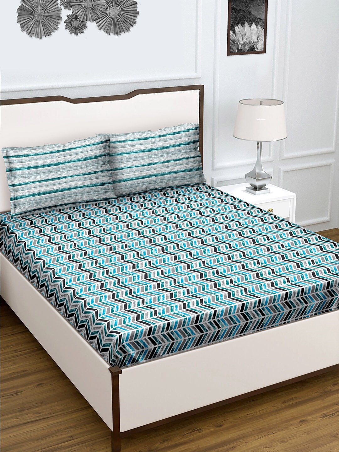 

BELLA CASA Teal & White Geometric 180 TC King Bedsheet with 2 Pillow Covers