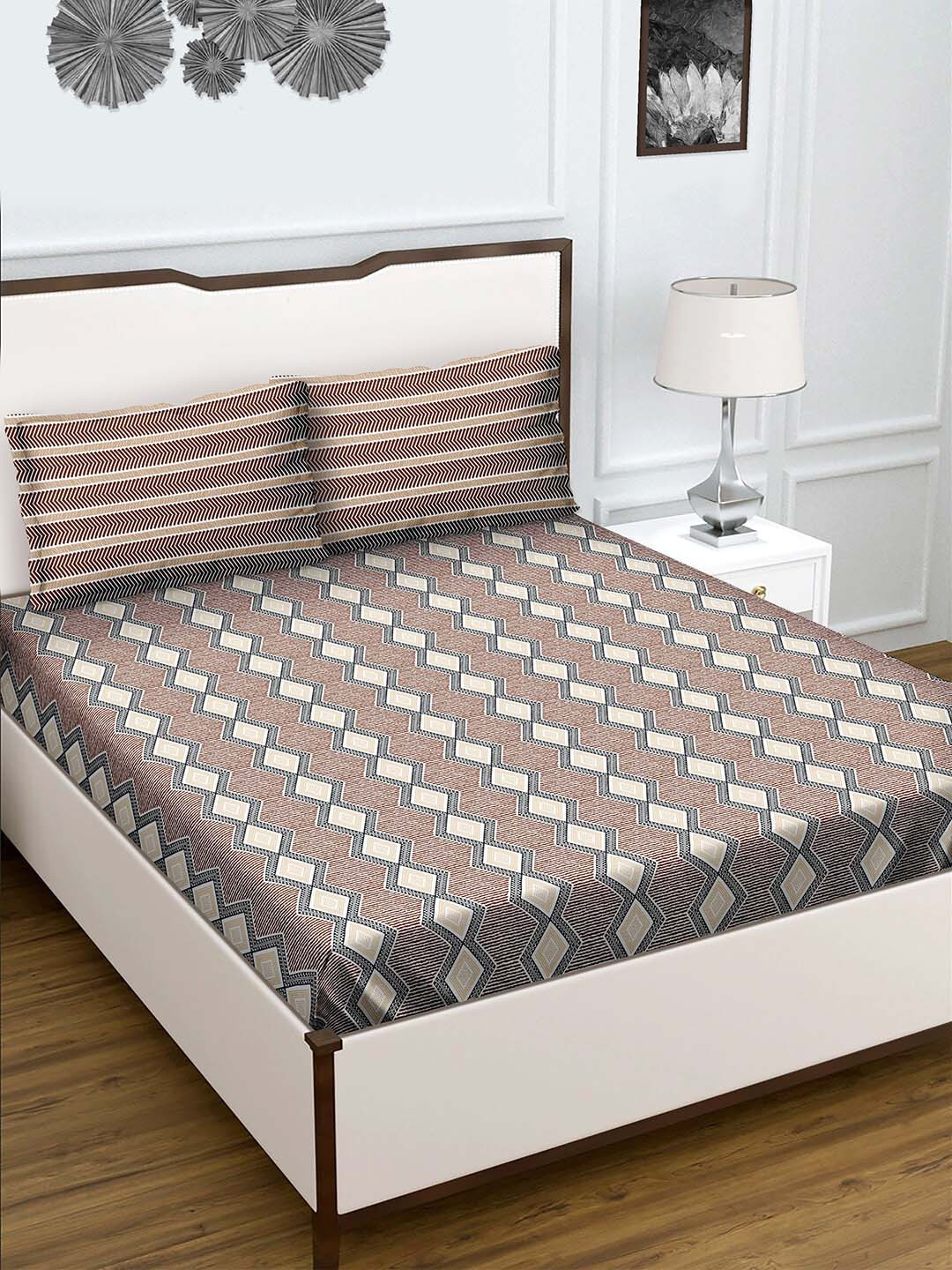 

BELLA CASA Brown & Off White Geometric 180 TC King Bedsheet with 2 Pillow Covers