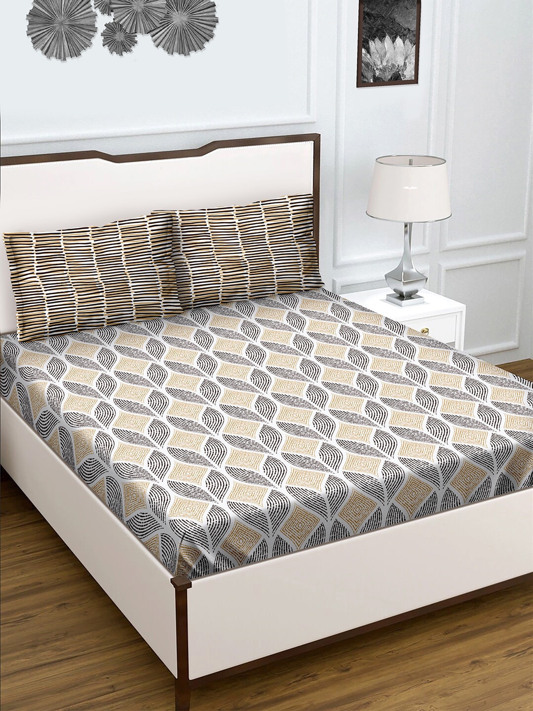 

BELLA CASA Brown & White Geometric 180 TC King Bedsheet with 2 Pillow Covers