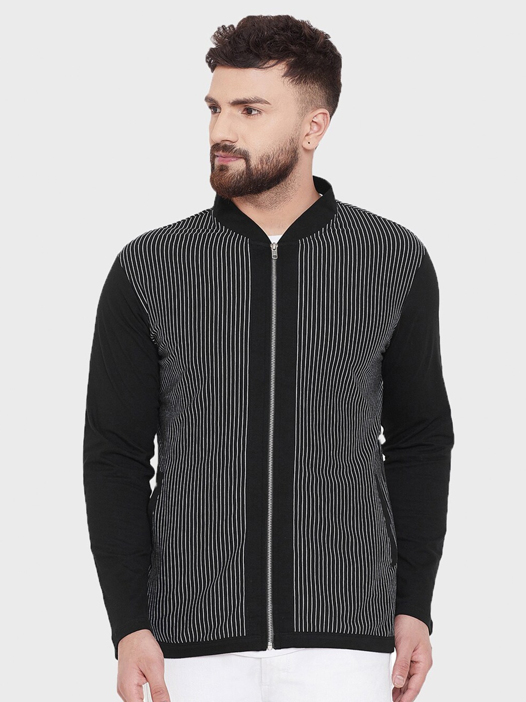 

Hypernation Men Black White Striped Pure Cotton T-shirt