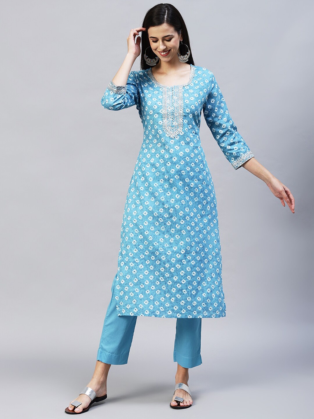 

FASHOR Women Blue Embroidered Pure Cotton Kurta with Palazzos
