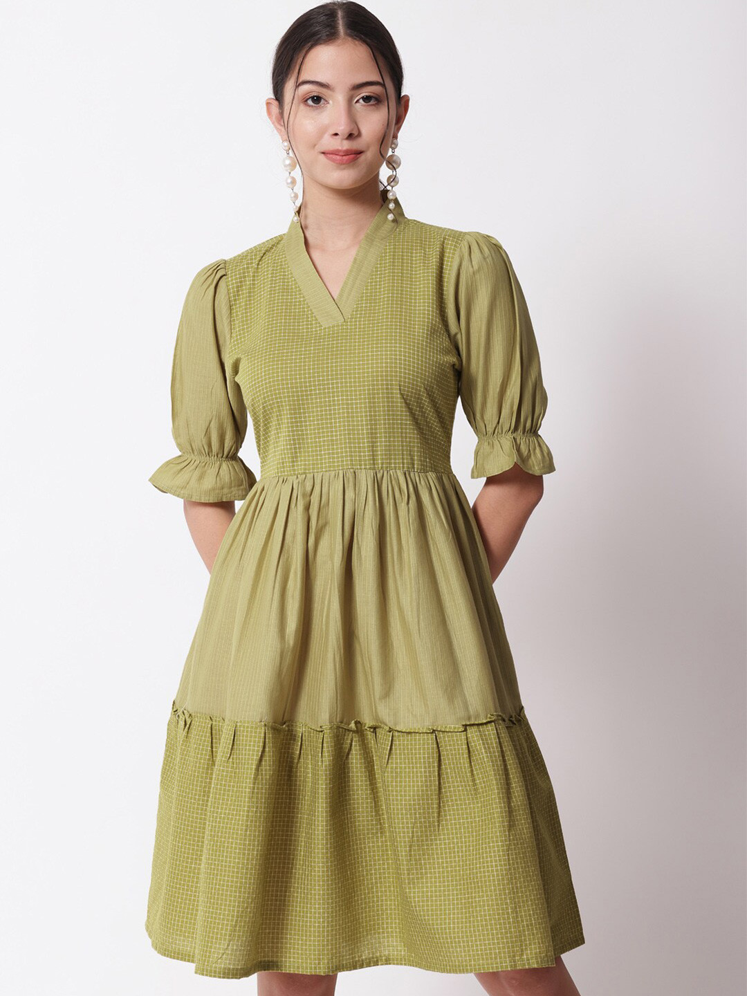 

Shopping Queen Women Green Checked Cotton Dress