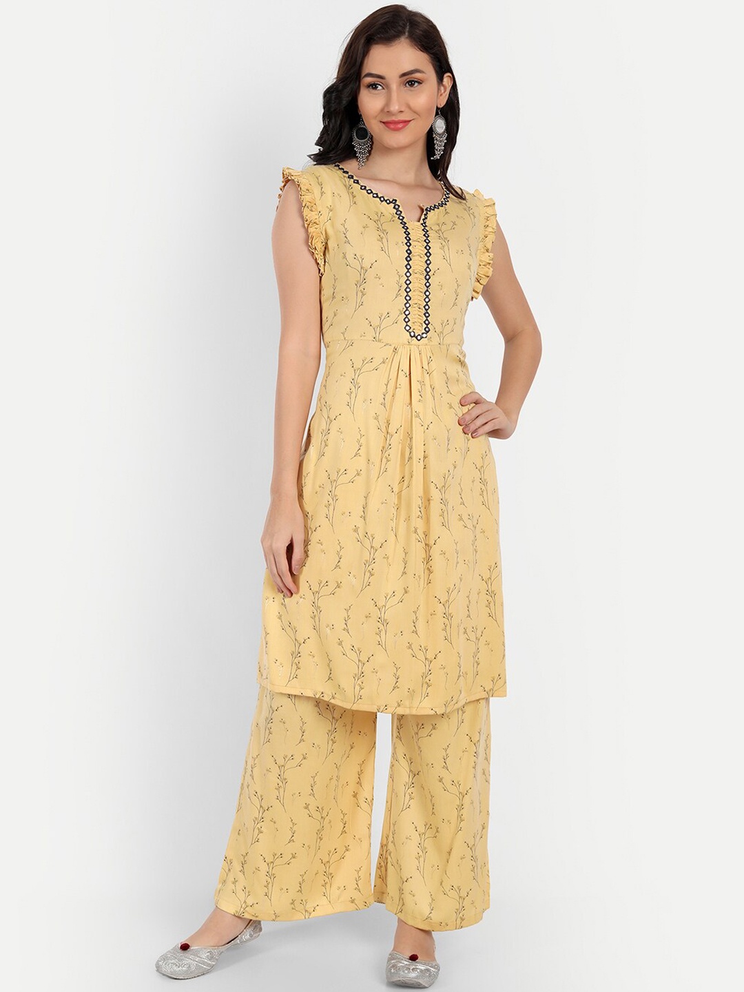 

HK colours of fashion Women Yellow Floral Printed Panelled Kurta with Palazzos