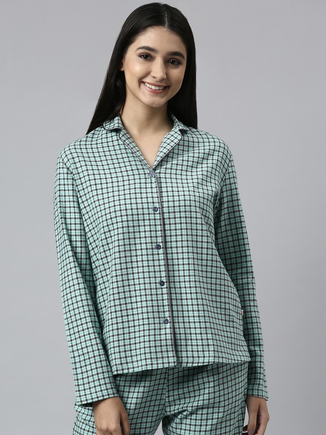 

Enamor Women Green & White Checked Night suit
