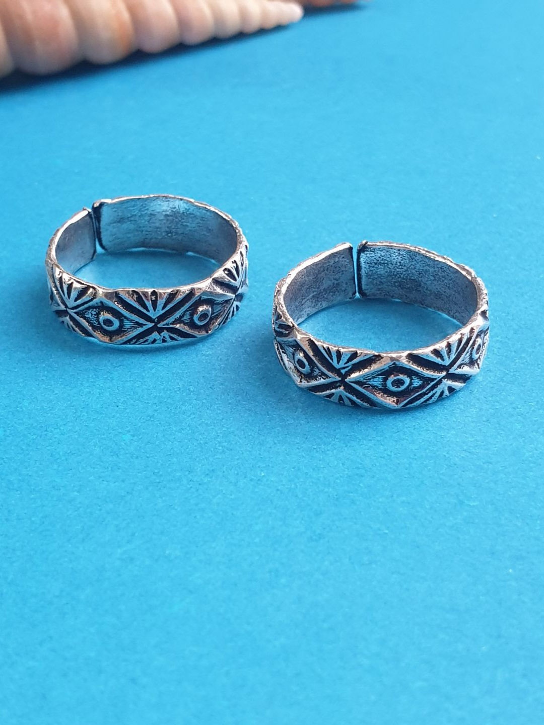 

FIROZA Women Set of 2 Oxidized Silver-Toned Toe Rings