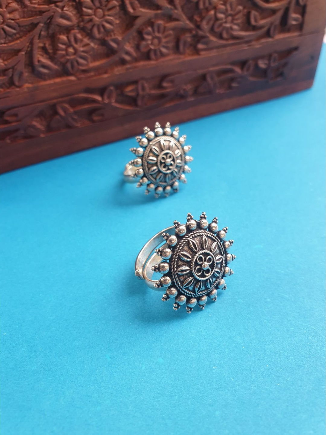 

FIROZA Women Set of 2 Silver-Plated Oxidized Toe Rings