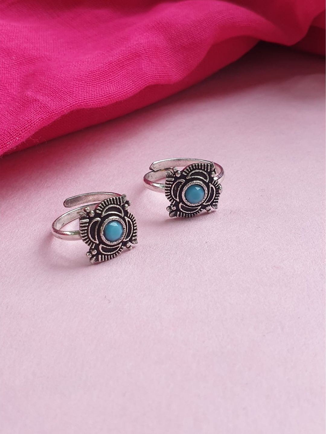 

FIROZA Oxidised Silver-Toned Blue Stone Studded Adjustable Toe Rings