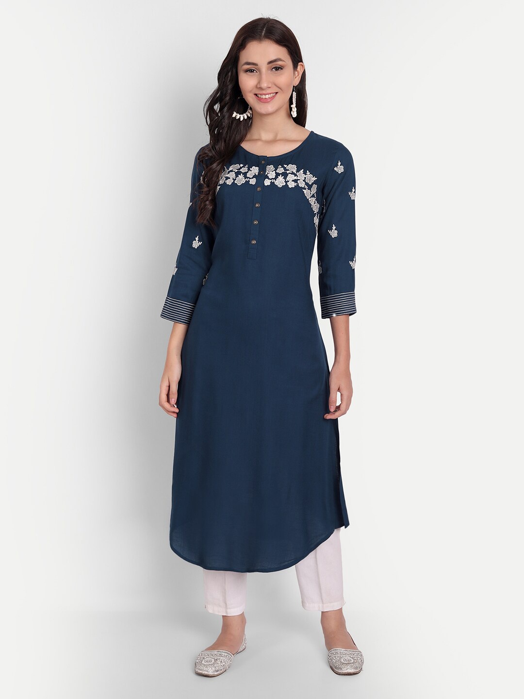 

SUTI Women Navy Blue Embroidered Thread Work Kurta