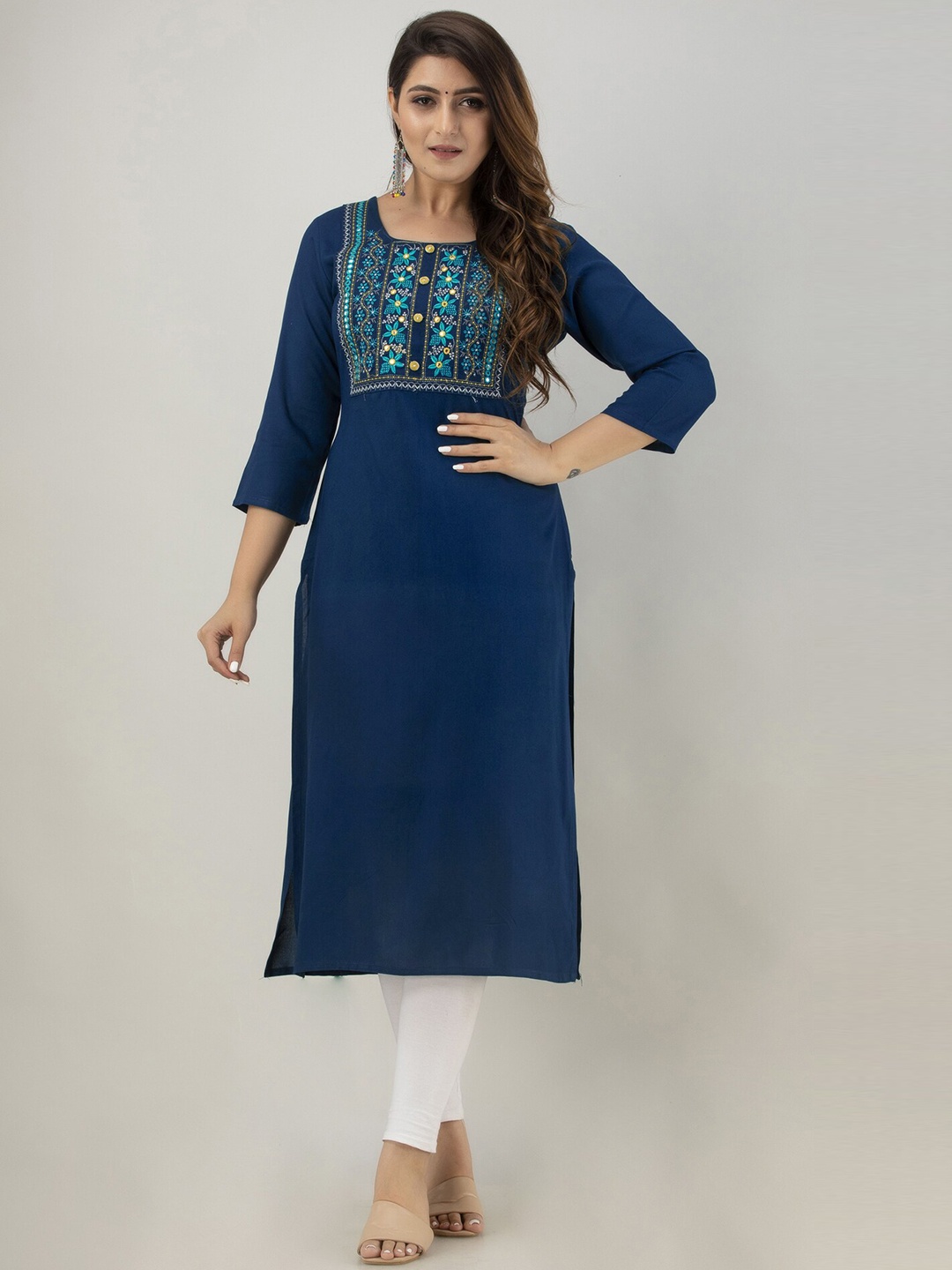 

PREKSHA Women Maroon Thread Work Kurta