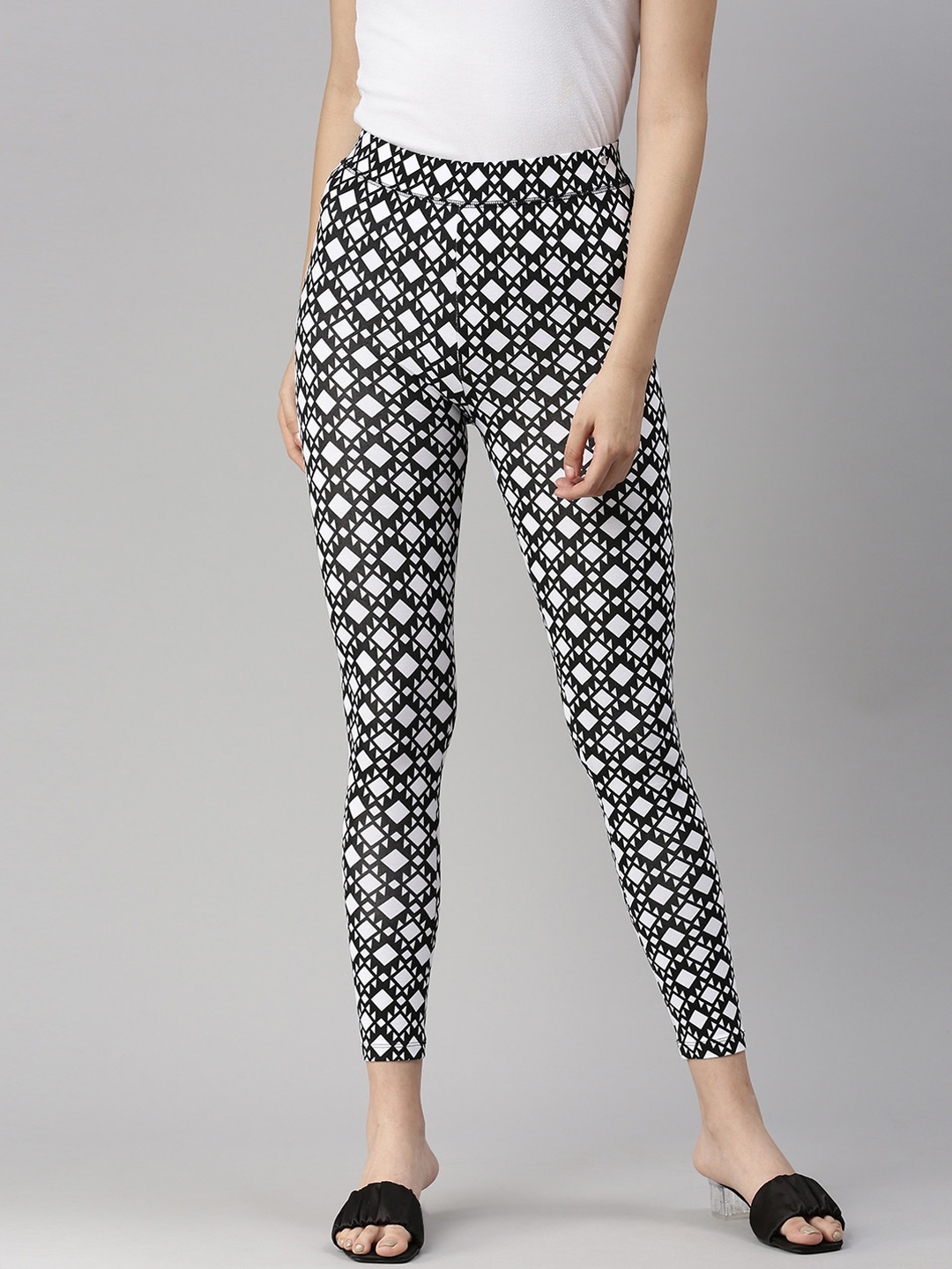 

De Moza Women Black Printed Cotton Ankle Length Leggings