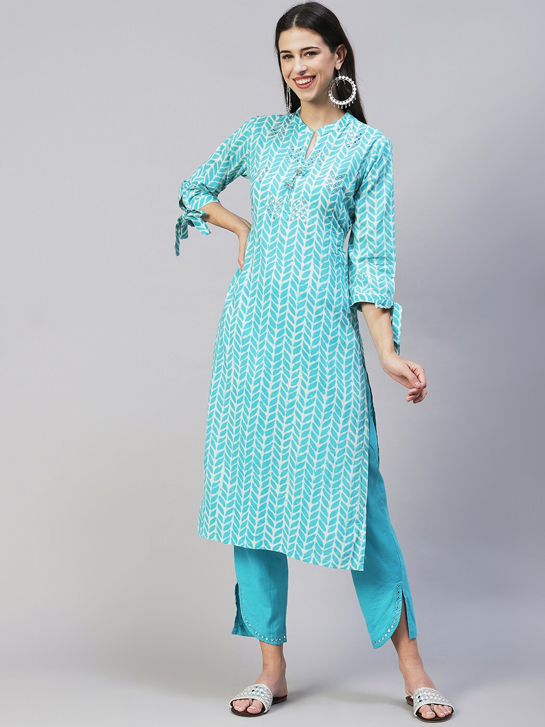 

FASHOR Women Blue Embroidered Gotta Patti Pure Cotton Kurti with Trouser