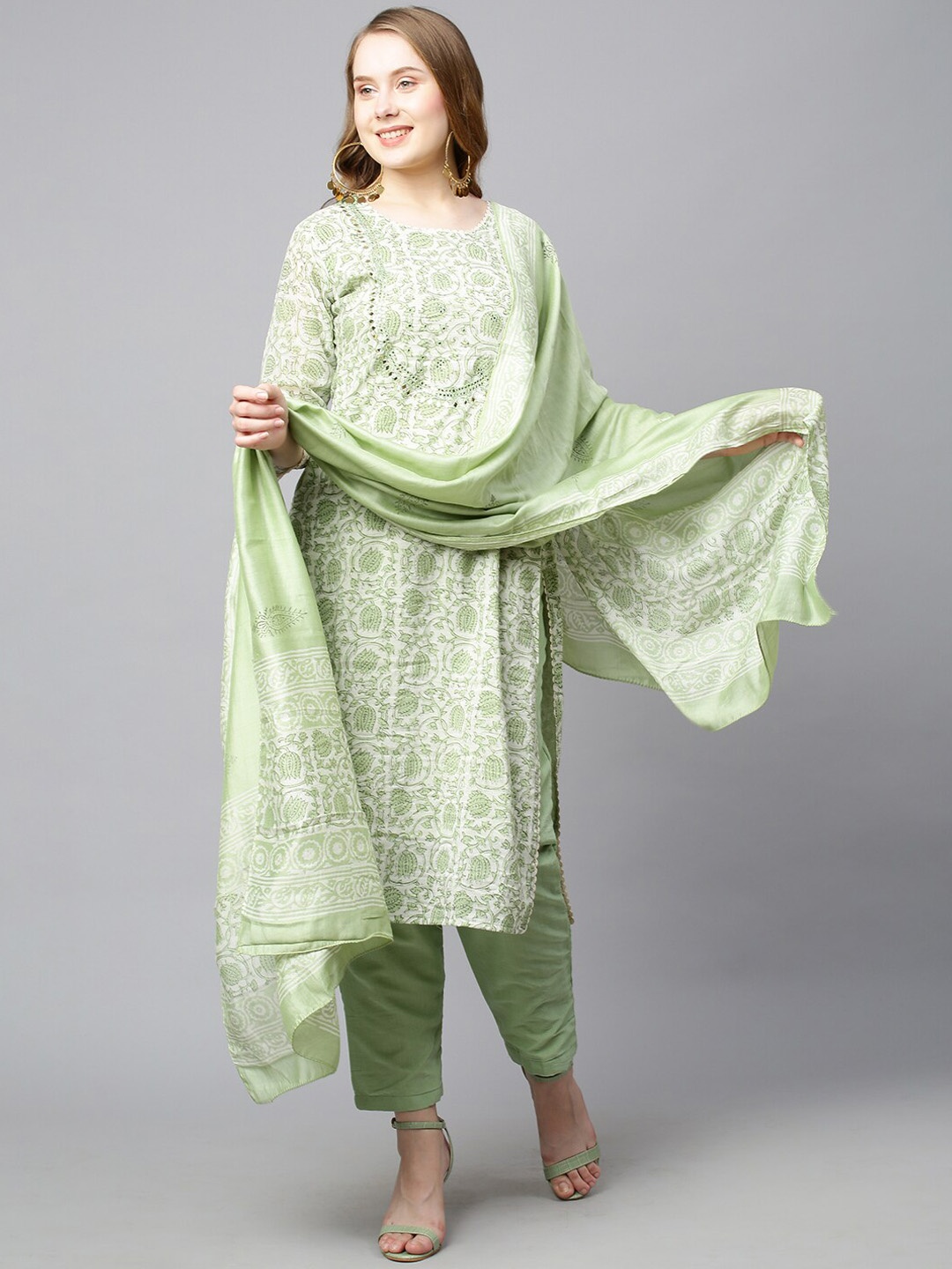 

FASHOR Women Green Ethnic Motifs Embroidered Mirror Work Kurta Trousers & With Dupatta