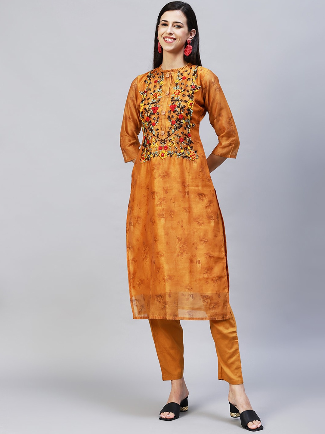 

FASHOR Women Mustard Yellow Embroidered Beads and Stones Chanderi Silk Kurta with Trousers