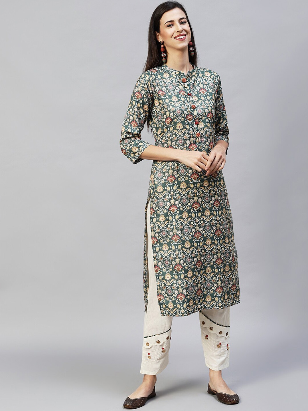 

FASHOR Women Green Floral Print Beads and Stones Pure Cotton Kurti With Trouser