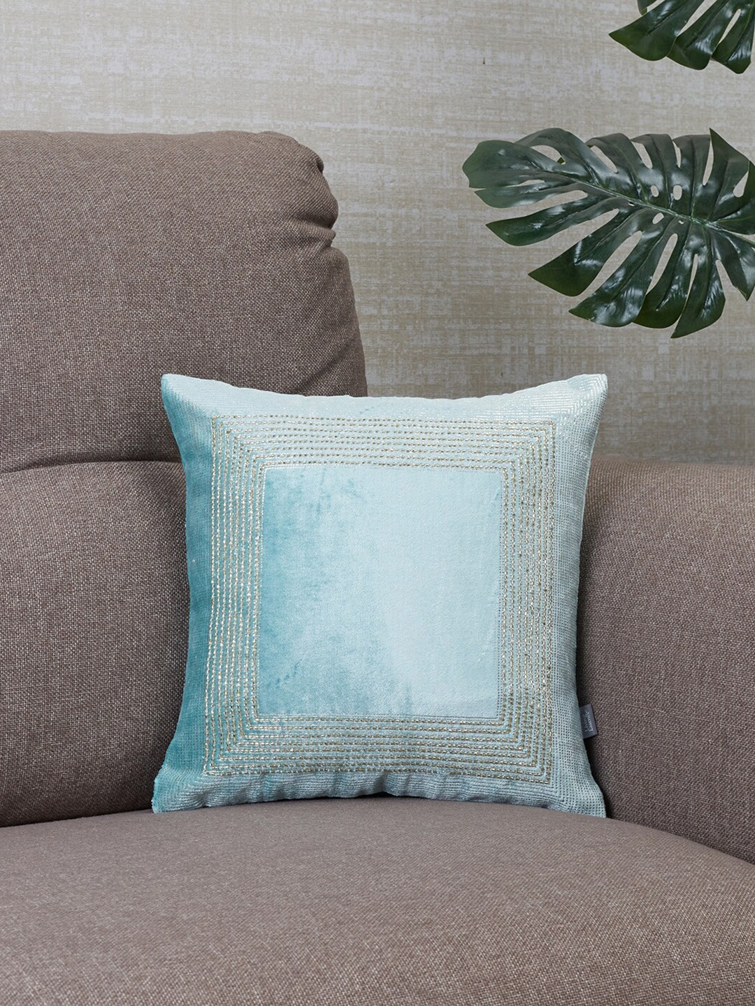 

HomeTown Blue & Gold-Toned Embroidered Velvet Square Cushion Covers