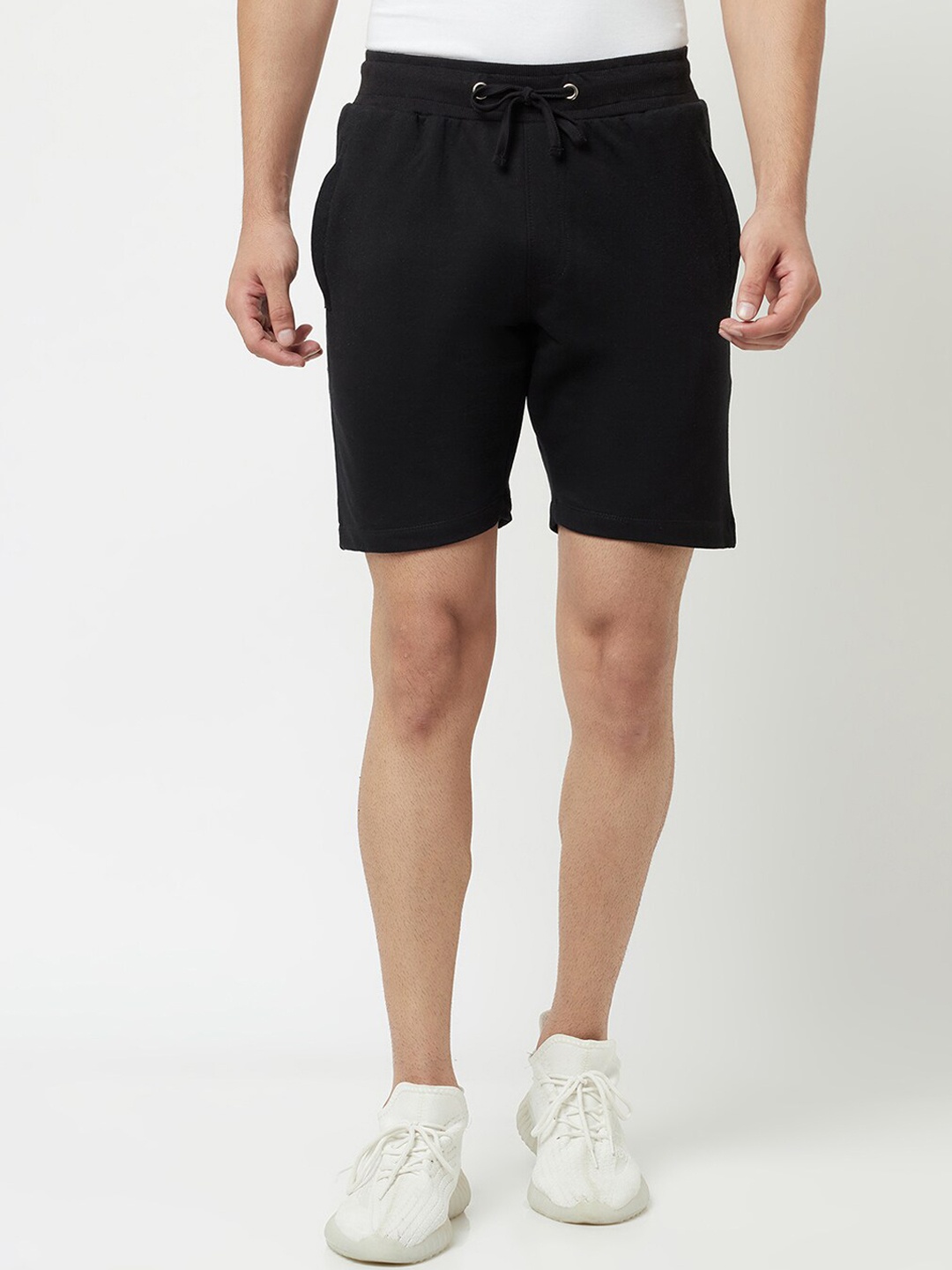 

THE DAILY OUTFITS Men Black Training or Gym Sports Shorts