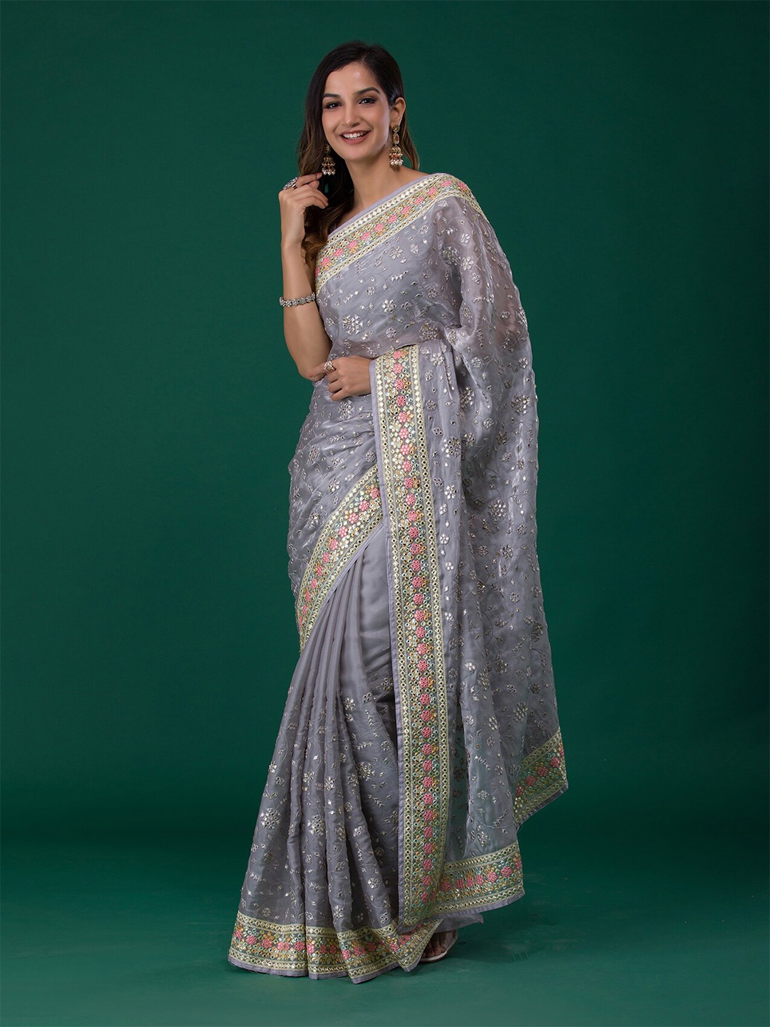 

Koskii Grey & Peach-Coloured Floral Gotta Patti Tissue Saree