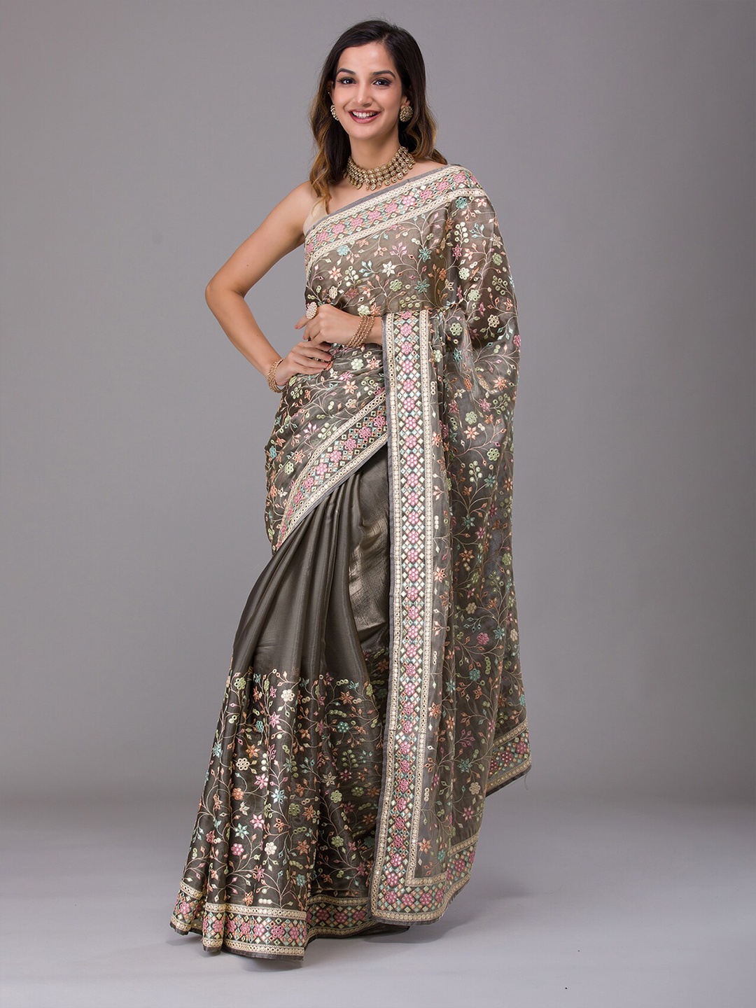 

Koskii Green & Pink Embellished Embroidered Saree