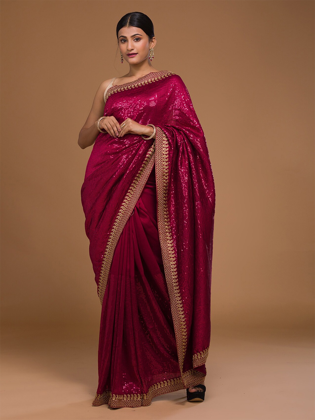 

Koskii Pink & Gold-Toned Embellished Sequinned Saree