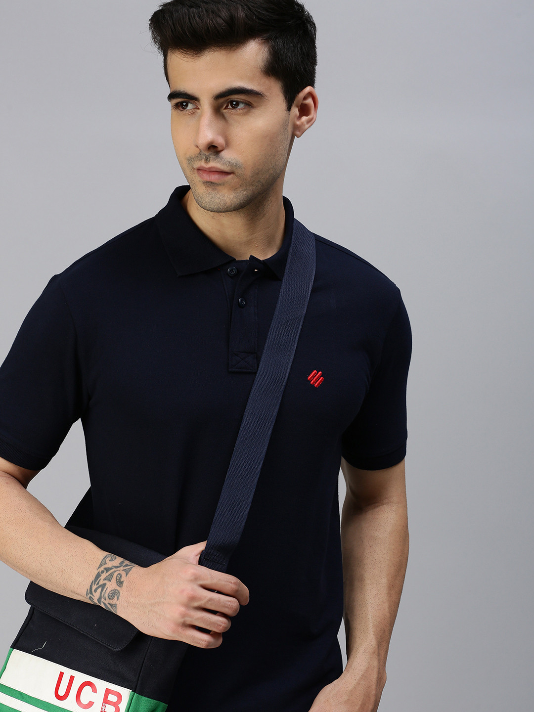 

ONN Men Navy Blue Solid Polo Collar T-shirt