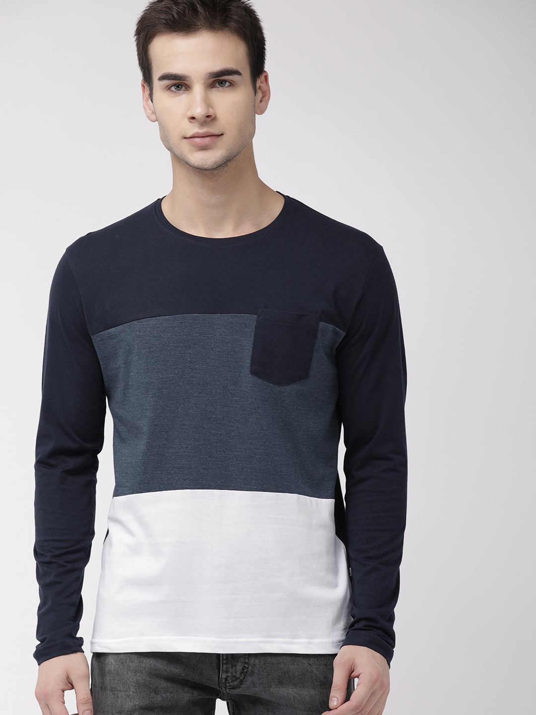

HIGHLANDER Men Blue Colourblocked Round Neck T-shirt