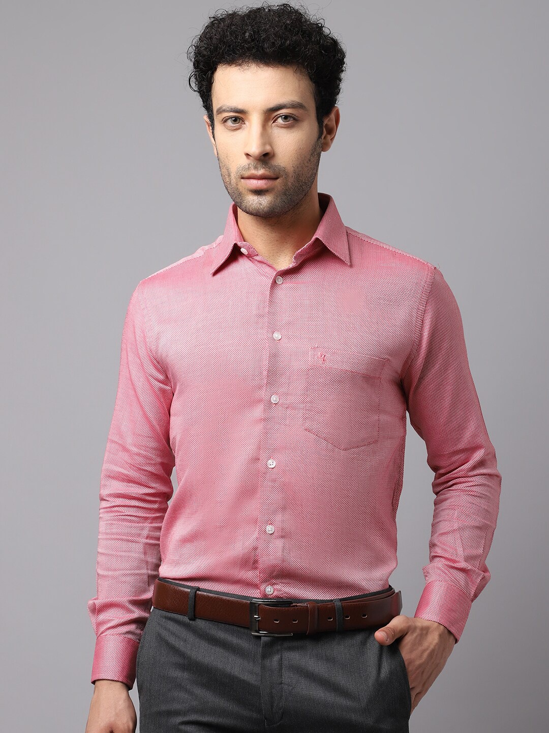 

Cantabil Men Red Solid Formal Shirt