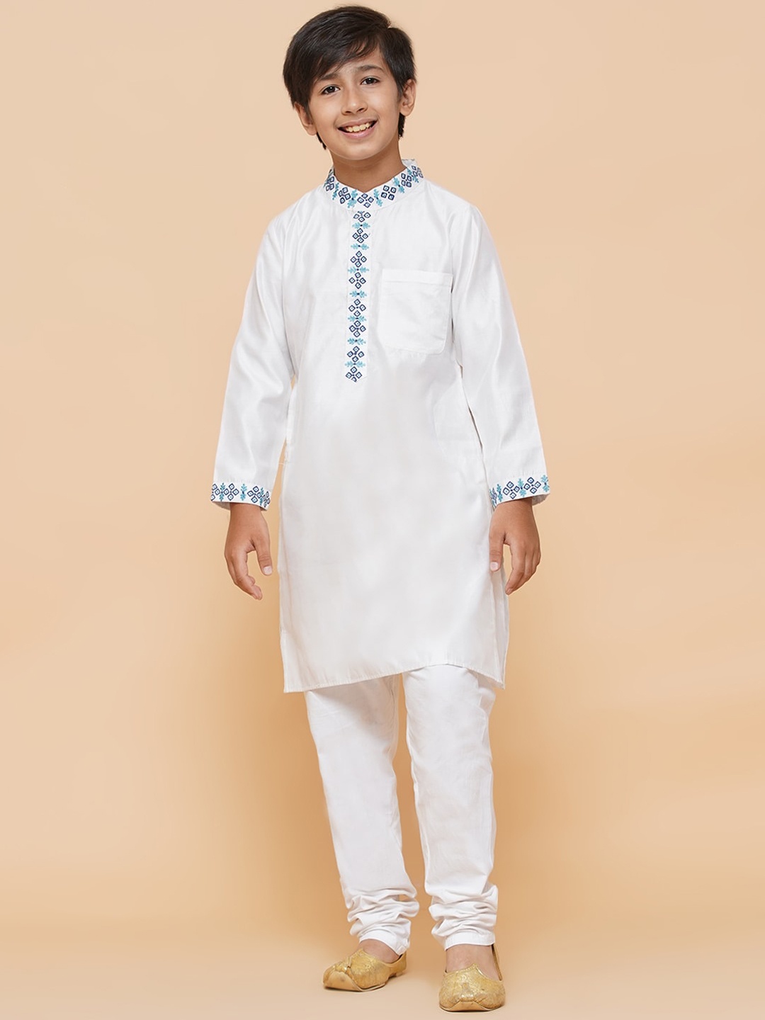 

titliyan Boys White & Blue Embroidered Thread Work Chanderi Silk Kurta
