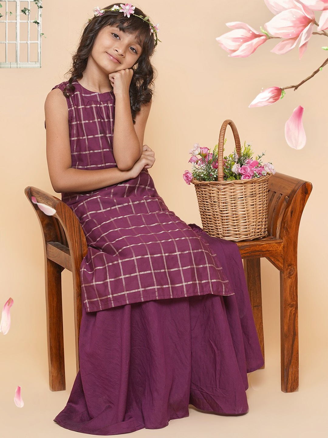 

titliyan Girls Burgundy Chanderi Silk Kurta with Skirt