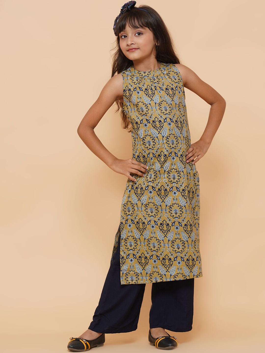 

titliyan Girls Beige Ethnic Motifs Printed Pure Cotton Kurti With Palazzos