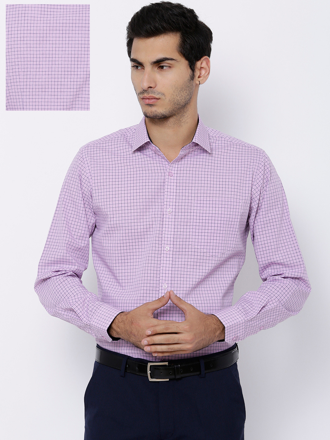 

Black coffee Men Pink & Navy Blue Slim Fit Checked Formal Shirt