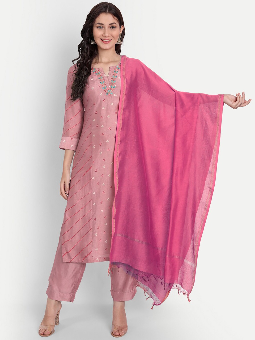 

SUTI Women Rose Printed Kurta with Trousers & With Dupatta