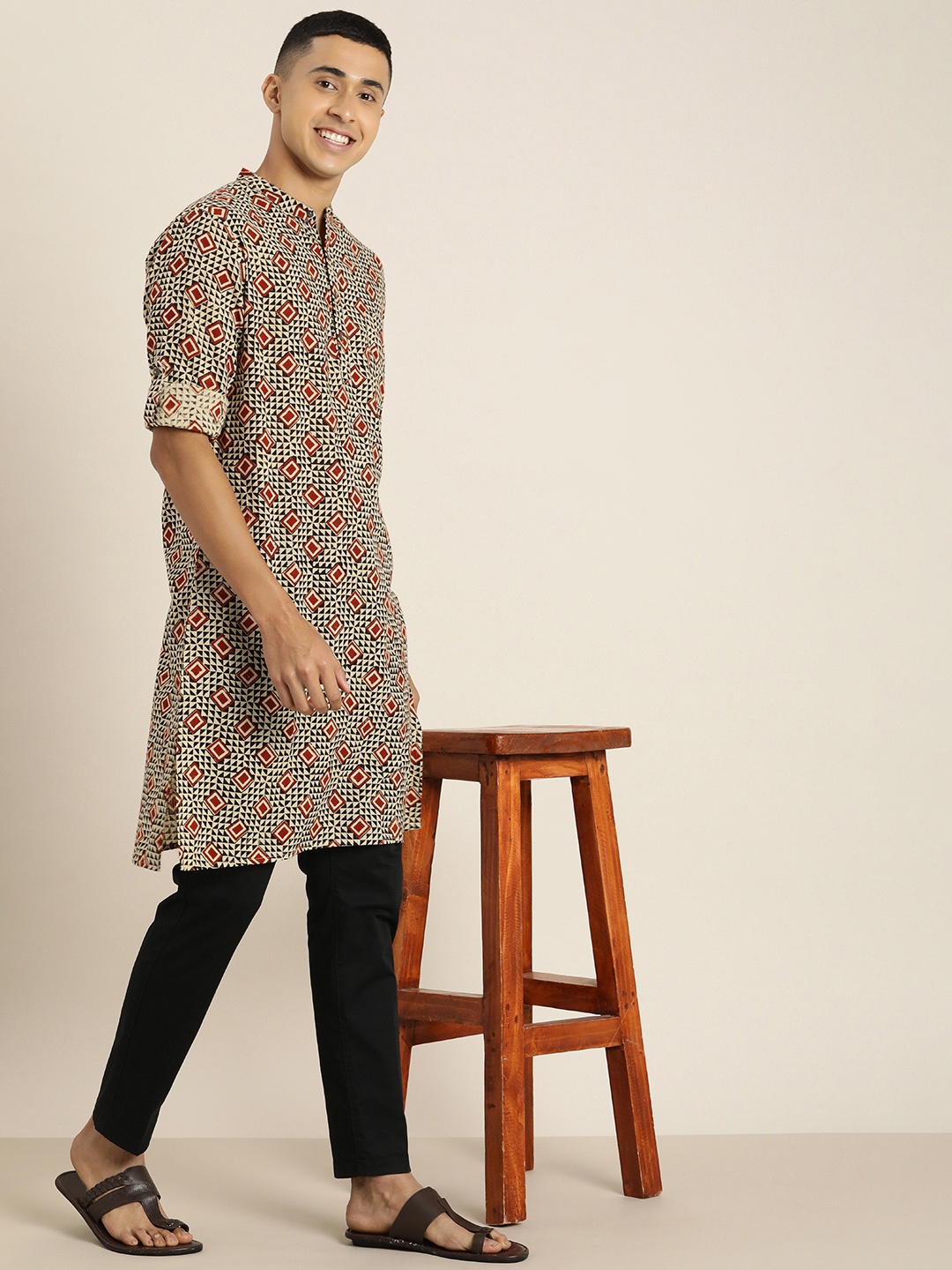 

Taavi Geometric Bagru Printed Pure Cotton Kurta, Black