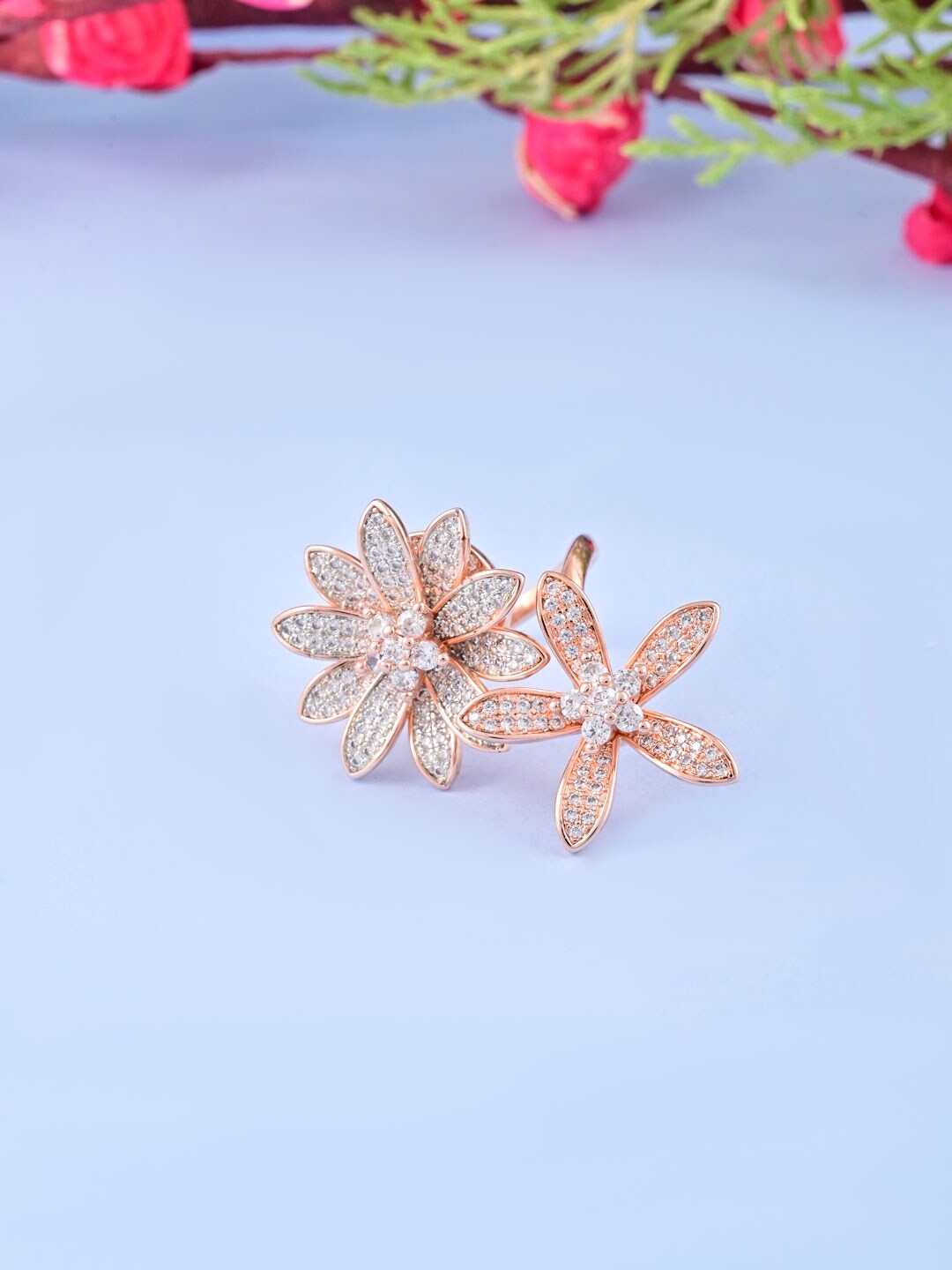 

Tistabene Rose-Gold-Plated White Stone-Studded Contemporary Finger Ring