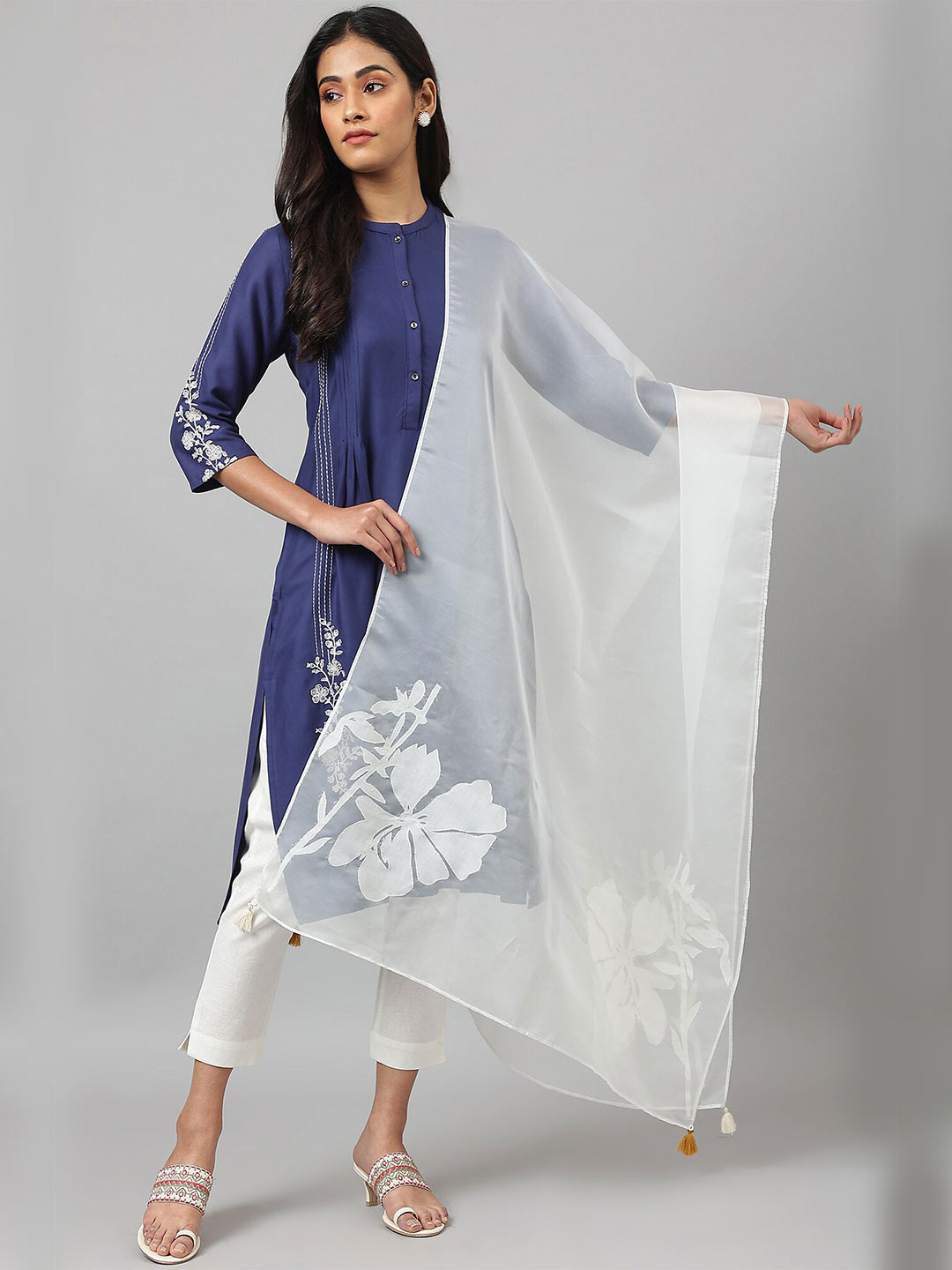 

W White Embroidered Patchwork Dupatta