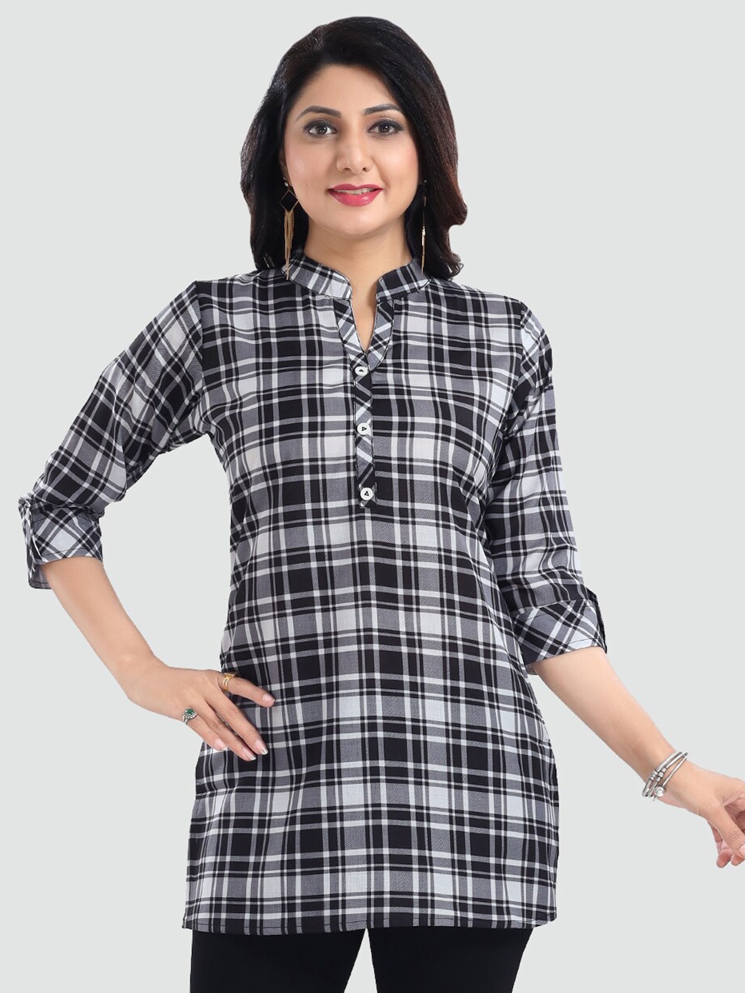 

Saree Swarg Women White & Black Checked Kurti