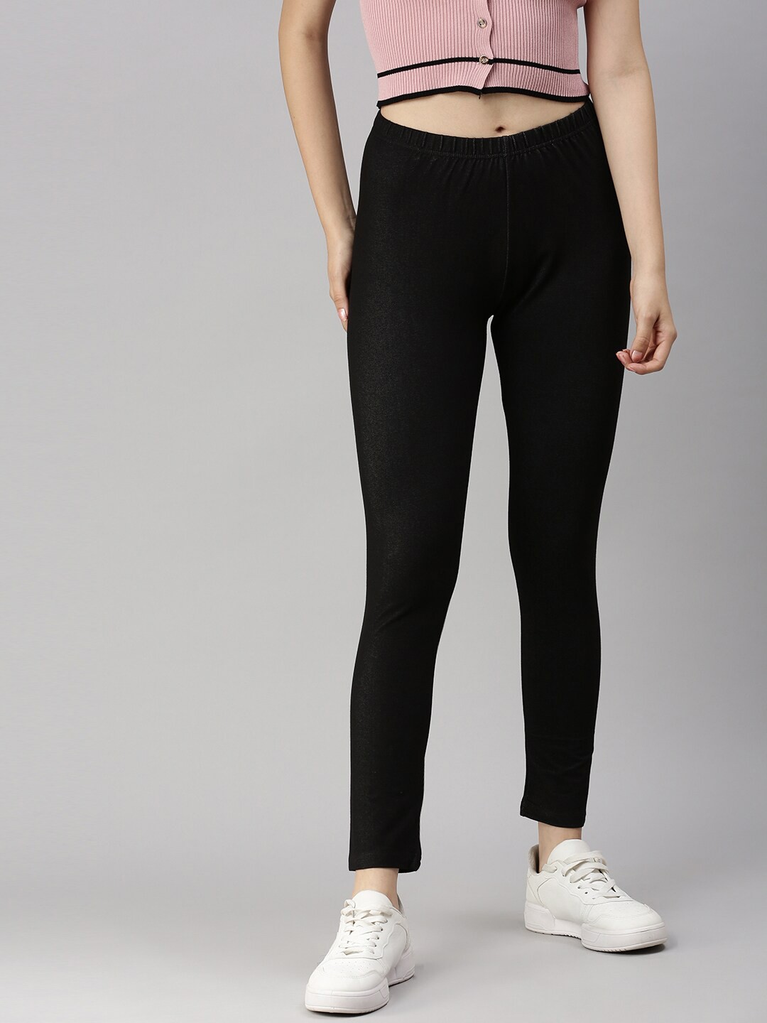 

De Moza Women Black Solid Cotton Skinny-Fit Jeggings