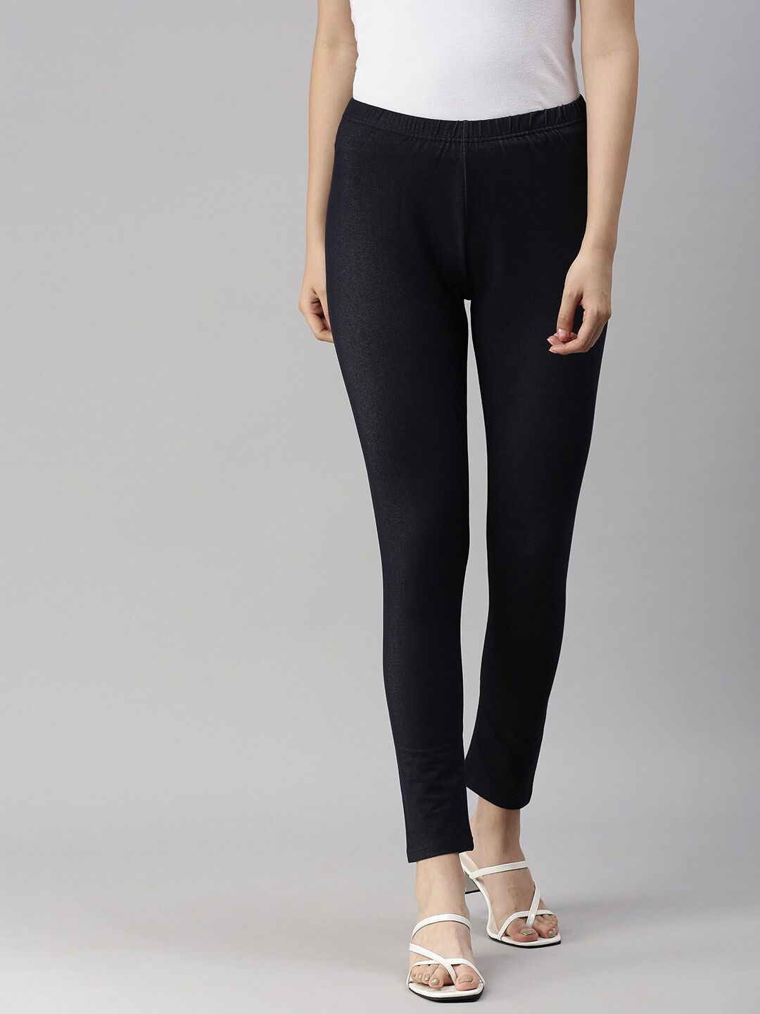 

De Moza Women black Solid Cotton Jegging