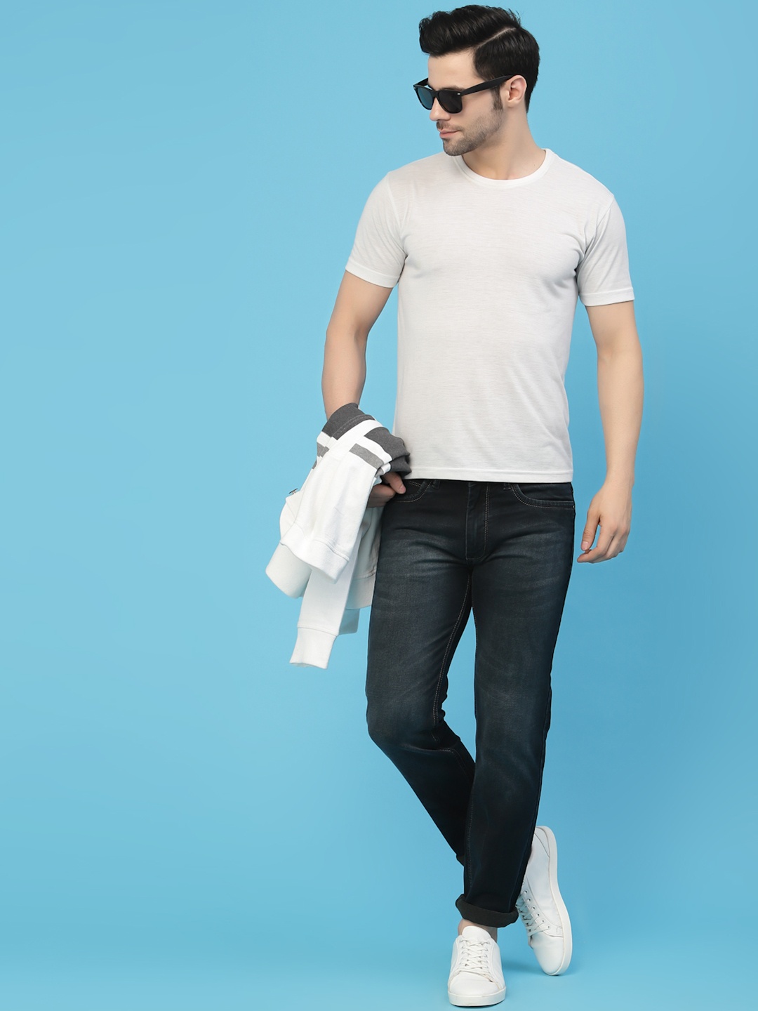 

FLAWLESS Men Blue Heavy Fade Clean Look Stretchable Jeans
