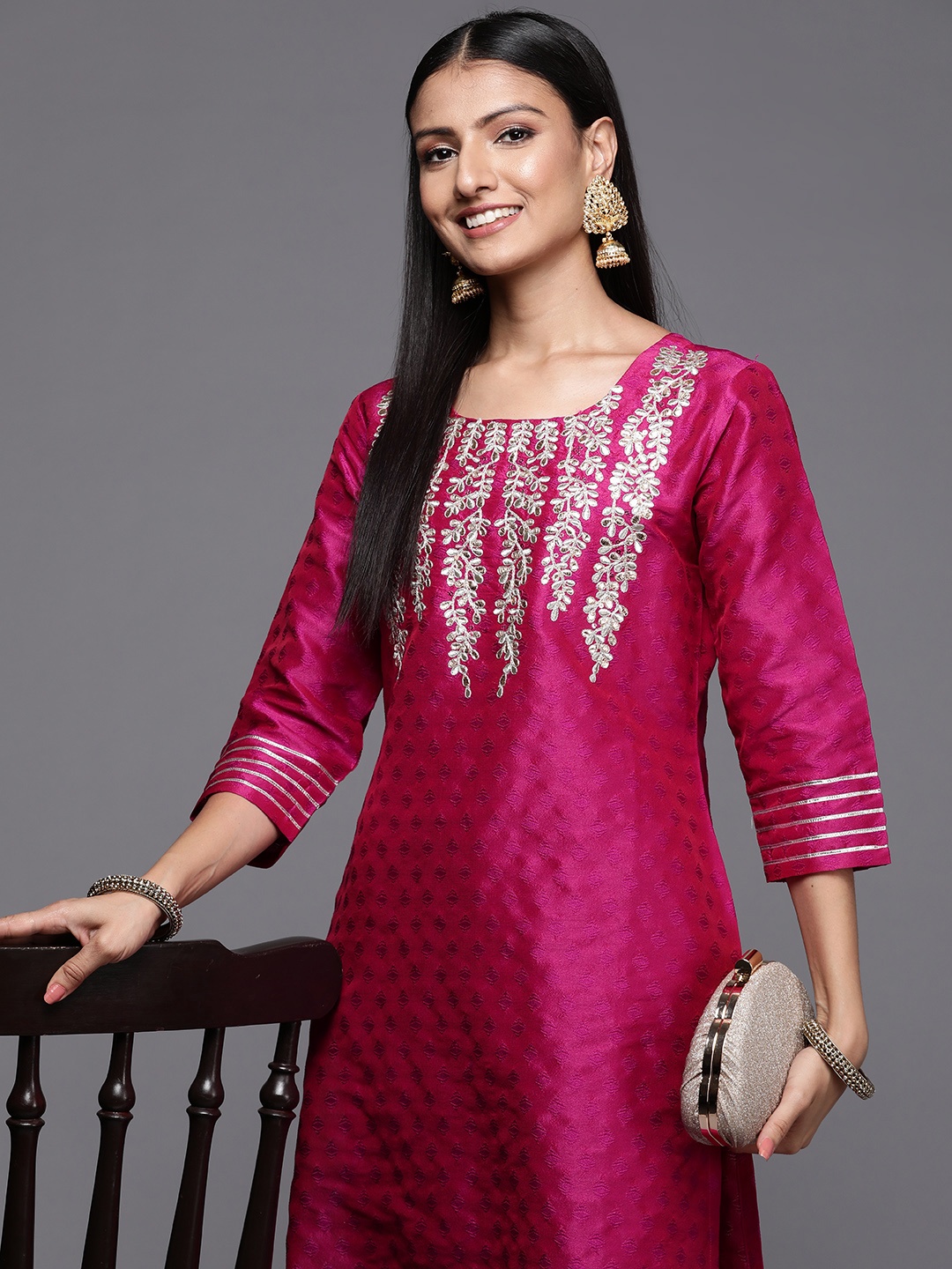 

Varanga Women Pink & Gold-Toned Embroidered Kurta